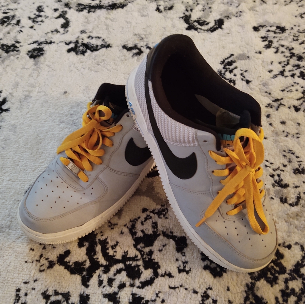Nike Air Force size 10